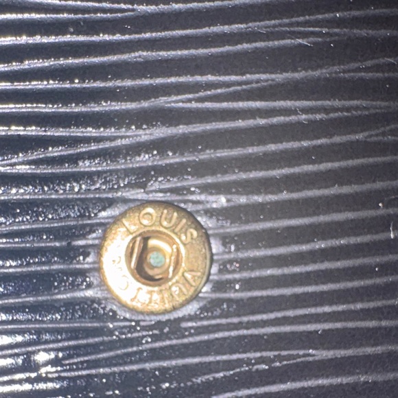 Louis Vuitton Black Epi Leather Wallet in GUC. - Picture 4 of 14